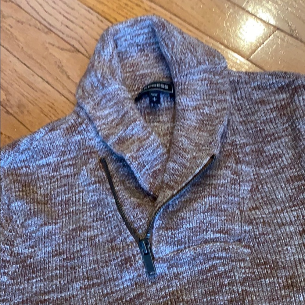 Express Sweater - Picture 2 of 3
